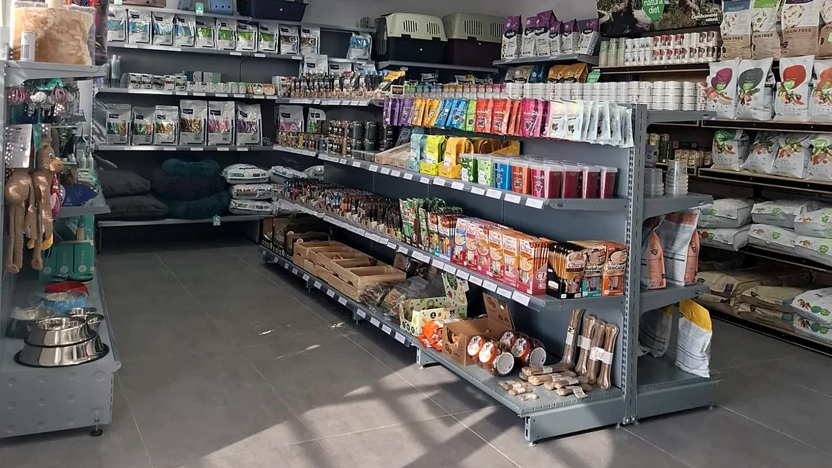 Tienda de Vet360 con pienso, snacks y accesorios para perros y gatos